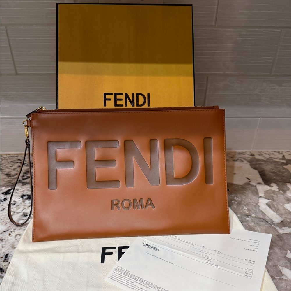 AUTHENTIC 🔥Fendi Flat Brown Leather Pouch